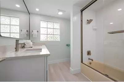 118 9th Street N, Bradenton Beach, FL 34217 - Photo 21