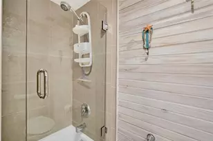 633 Alhambra Rd, Venice, FL 34285 - Photo 25