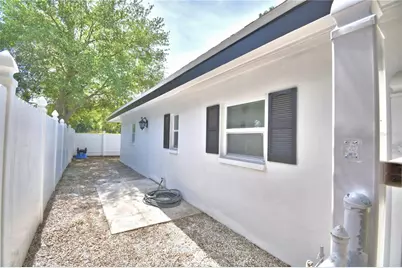 3553 Center Circle, Largo, FL 33774 - Photo 9
