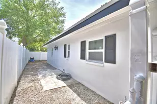 3553 Center Cir, Largo, FL 33774 - Photo 9