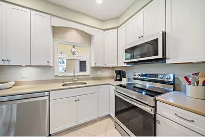 5869 Tidewood Avenue #7, Sarasota, FL 34231 - Photo 7