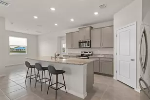 520 158th St E, Bradenton, FL 34212 - Photo 9