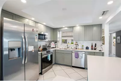 2330 Riverbluff Parkway #V245, Sarasota, FL 34231 - Photo 7