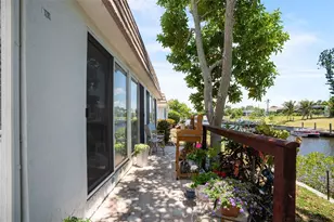 2330 Riverbluff Pkwy, Sarasota, FL 34231 - Photo 25