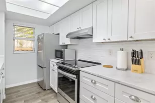 3049 Gypsy St, Sarasota, FL 34231 - Photo 7