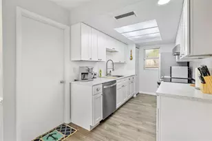 3049 Gypsy St, Sarasota, FL 34231 - Photo 5