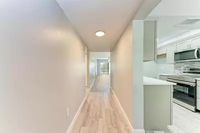 515 30th Avenue W #H201, Bradenton, FL 34205 - Photo 3