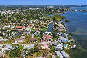 1613 Idle Ln, Sarasota, FL 34231 - Photo 35