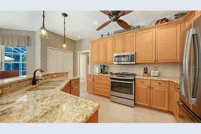 4956 Sabal Lake Circle, Sarasota, FL 34238 - Photo 9