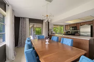 2436 Breakwater Cir, Sarasota, FL 34231 - Photo 11