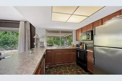 2436 Breakwater Circle, Sarasota, FL 34231 - Photo 9