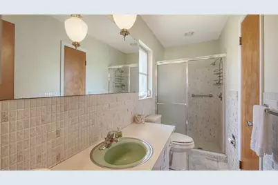 2436 Breakwater Circle, Sarasota, FL 34231 - Photo 19