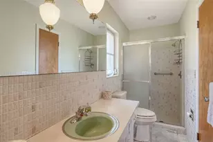 2436 Breakwater Cir, Sarasota, FL 34231 - Photo 19