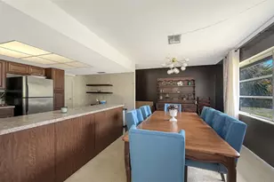 2436 Breakwater Cir, Sarasota, FL 34231 - Photo 13