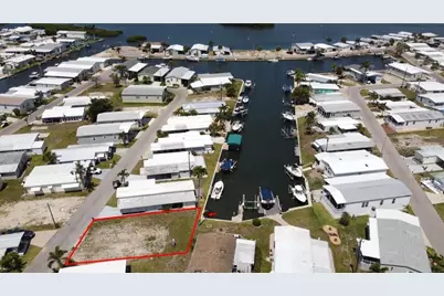 292 Nassau Drive, Palmetto, FL 34221 - Photo 1