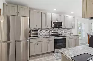 11744 Shirburn Cir, Parrish, FL 34219 - Photo 9
