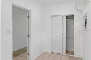 2847 Oak St, Sarasota, FL 34237 - Photo 13