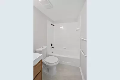 5430 Eagles Point Circle #202, Sarasota, FL 34231 - Photo 25