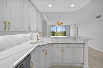 5430 Eagles Point Circle #202, Sarasota, FL 34231 - Photo 9
