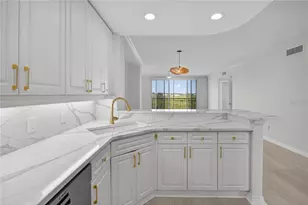 5430 Eagles Point Cir, Sarasota, FL 34231 - Photo 9