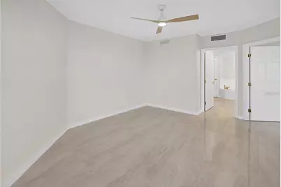5430 Eagles Point Circle #202, Sarasota, FL 34231 - Photo 27