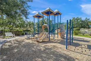 5762 Benevento Dr, Sarasota, FL 34238 - Photo 39