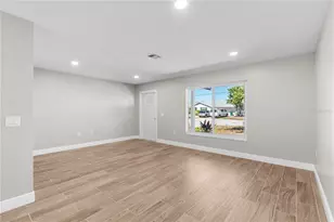 901 24th Ave W, Palmetto, FL 34221 - Photo 9