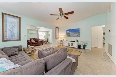 2564 Wood Street, Sarasota, FL 34237 - Photo 5