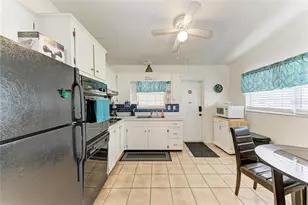 2564 Wood St, Sarasota, FL 34237 - Photo 9