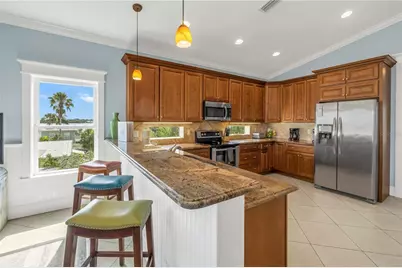 105 4th Street S, Bradenton Beach, FL 34217 - Photo 11