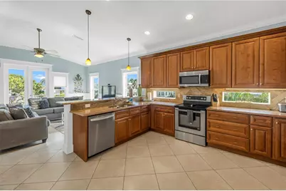 105 4th Street S, Bradenton Beach, FL 34217 - Photo 7