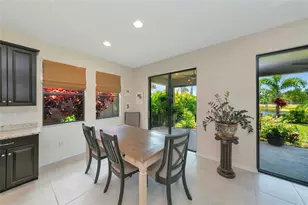 5587 Foxtail Palm Ln, Sarasota, FL 34233 - Photo 13