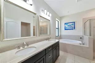 5587 Foxtail Palm Ln, Sarasota, FL 34233 - Photo 21