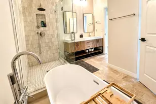 330 Lang Ct N, Saint Petersburg, FL 33701 - Photo 3