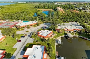 9409 Catalina Dr, Bradenton, FL 34210 - Photo 9