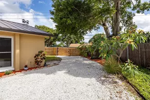 12481 Regency Ave, Seminole, FL 33772 - Photo 3
