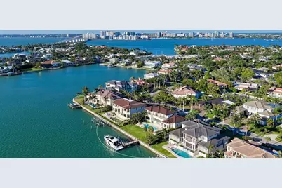 344 W Royal Flamingo Drive, Sarasota, FL 34236 - Photo 3