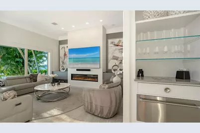 344 W Royal Flamingo Drive, Sarasota, FL 34236 - Photo 19