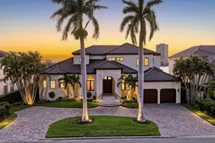 344 W Royal Flamingo Dr, Sarasota, FL 34236 - Photo 1