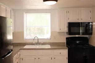 2423 60th Ave W, Bradenton, FL 34207 - Photo 3