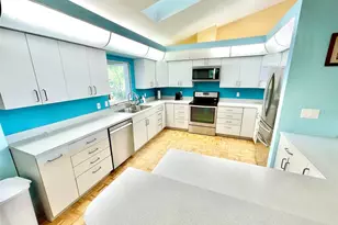 98 Hourglass Dr, Venice, FL 34293 - Photo 11