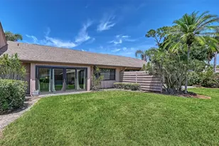 5649 Westwind Ln, Sarasota, FL 34231 - Photo 23