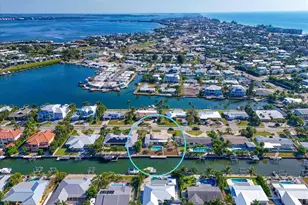 512 Key Royale Dr, Holmes Beach, FL 34217 - Photo 21