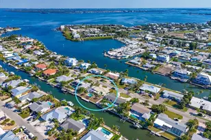 512 Key Royale Dr, Holmes Beach, FL 34217 - Photo 19