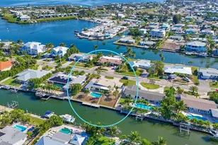 512 Key Royale Dr, Holmes Beach, FL 34217 - Photo 23