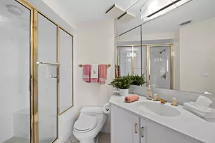 2410 Harbourside Dr, Longboat Key, FL 34228 - Photo 25