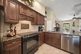 4352 Kingston Loop, Sarasota, FL 34238 - Photo 3