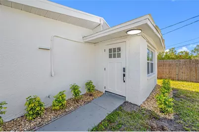 6908 11th Avenue E, Palmetto, FL 34221 - Photo 9