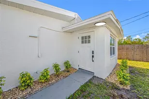 6908 11th Ave E, Palmetto, FL 34221 - Photo 9