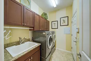 4109 66th Terrace E, Sarasota, FL 34243 - Photo 9